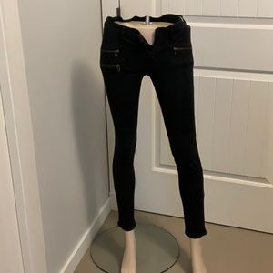 Talula Women’s Black Skinny Jean With Zipper Accents Size 2